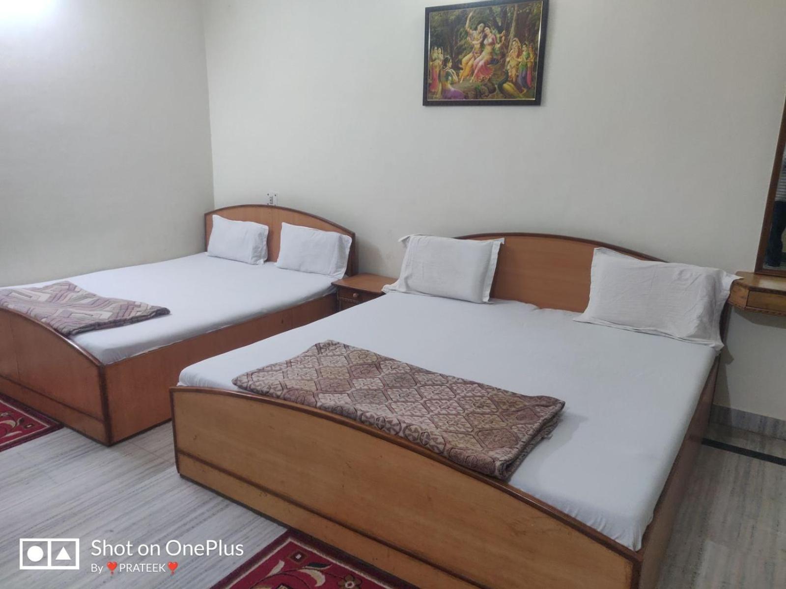 Giriraj Kripa Hotel