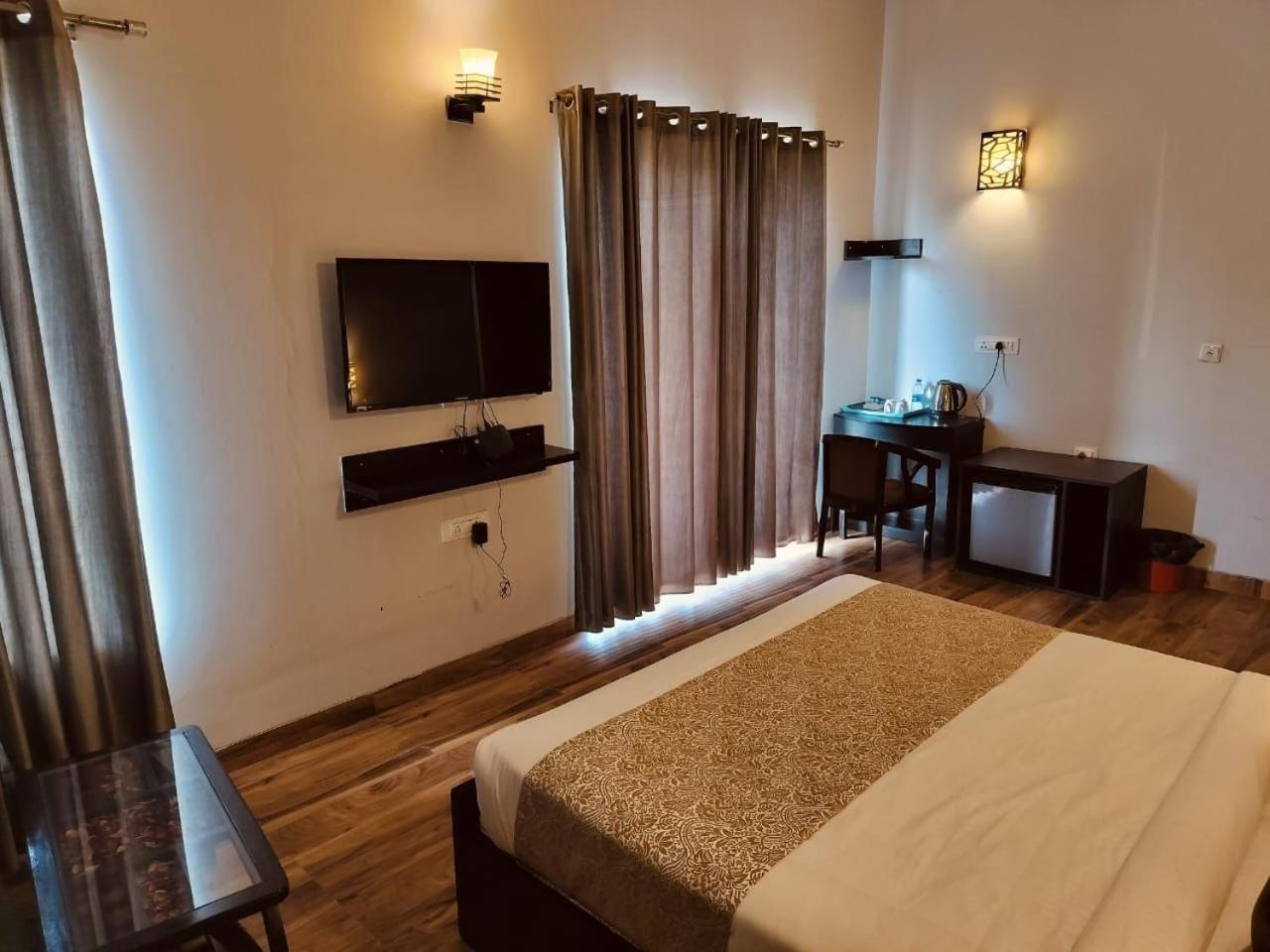 Ganret And 5* Vrindavan
