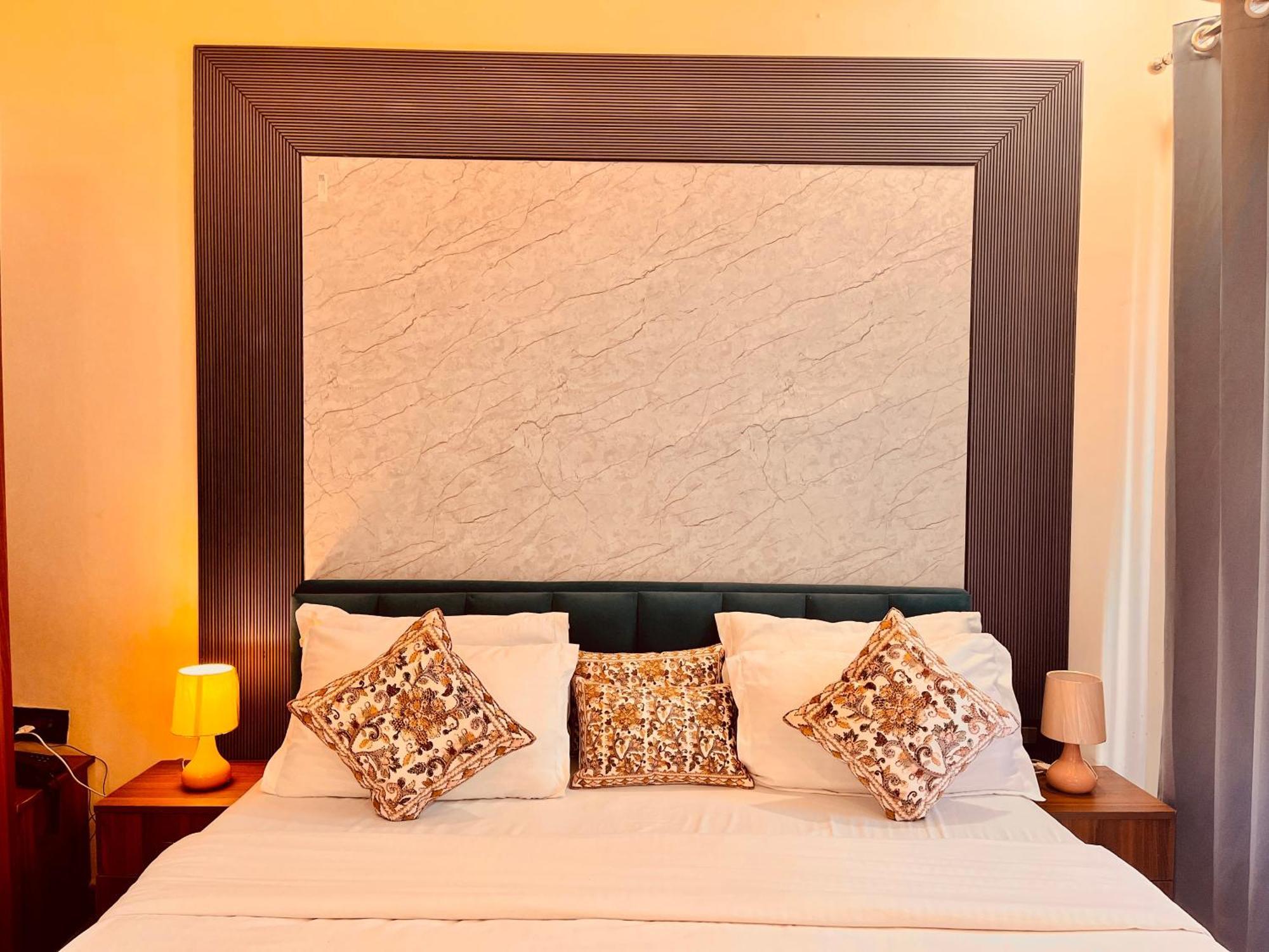 The Pearl 4*