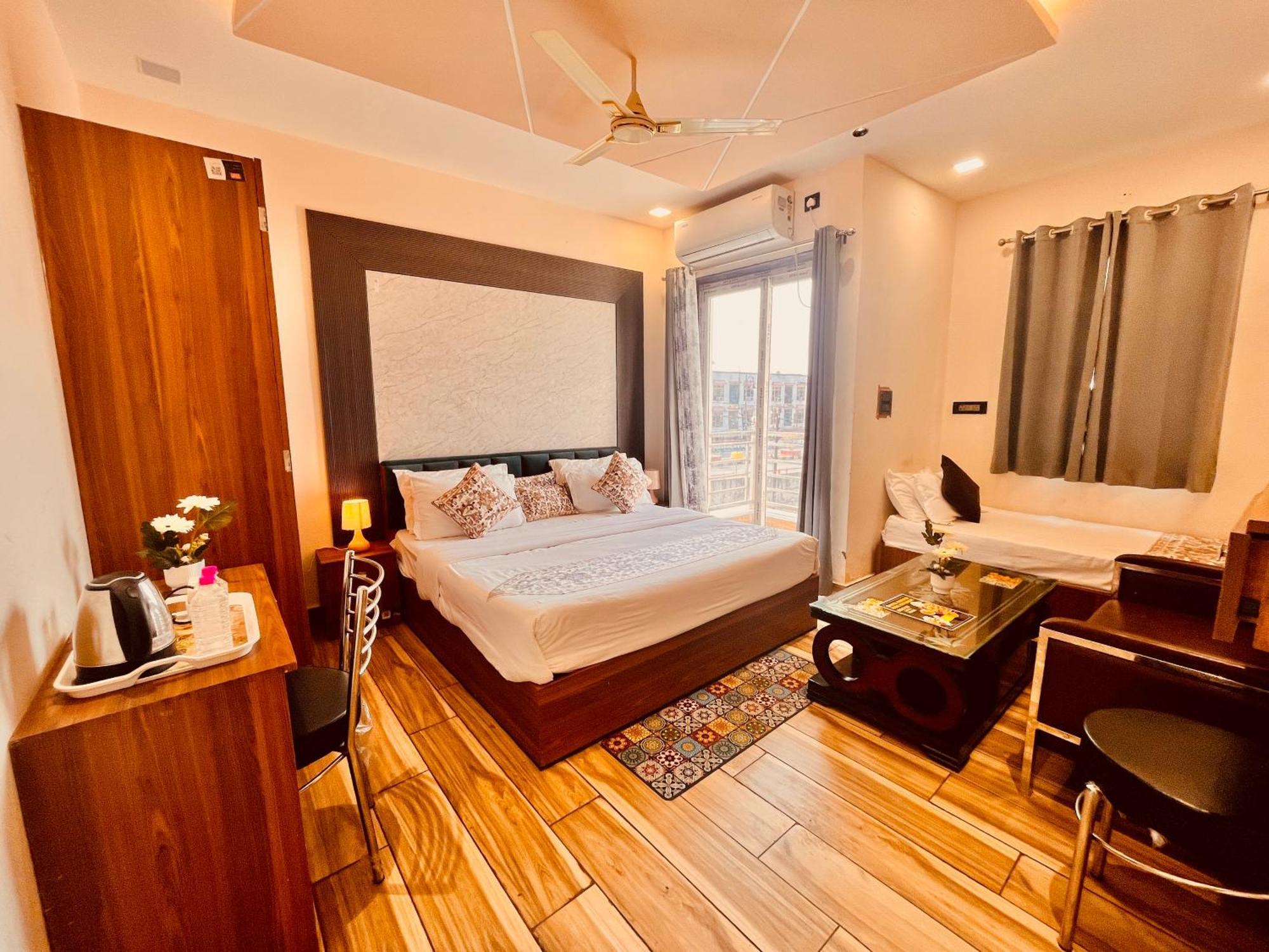 Hotel The Pearl 4*