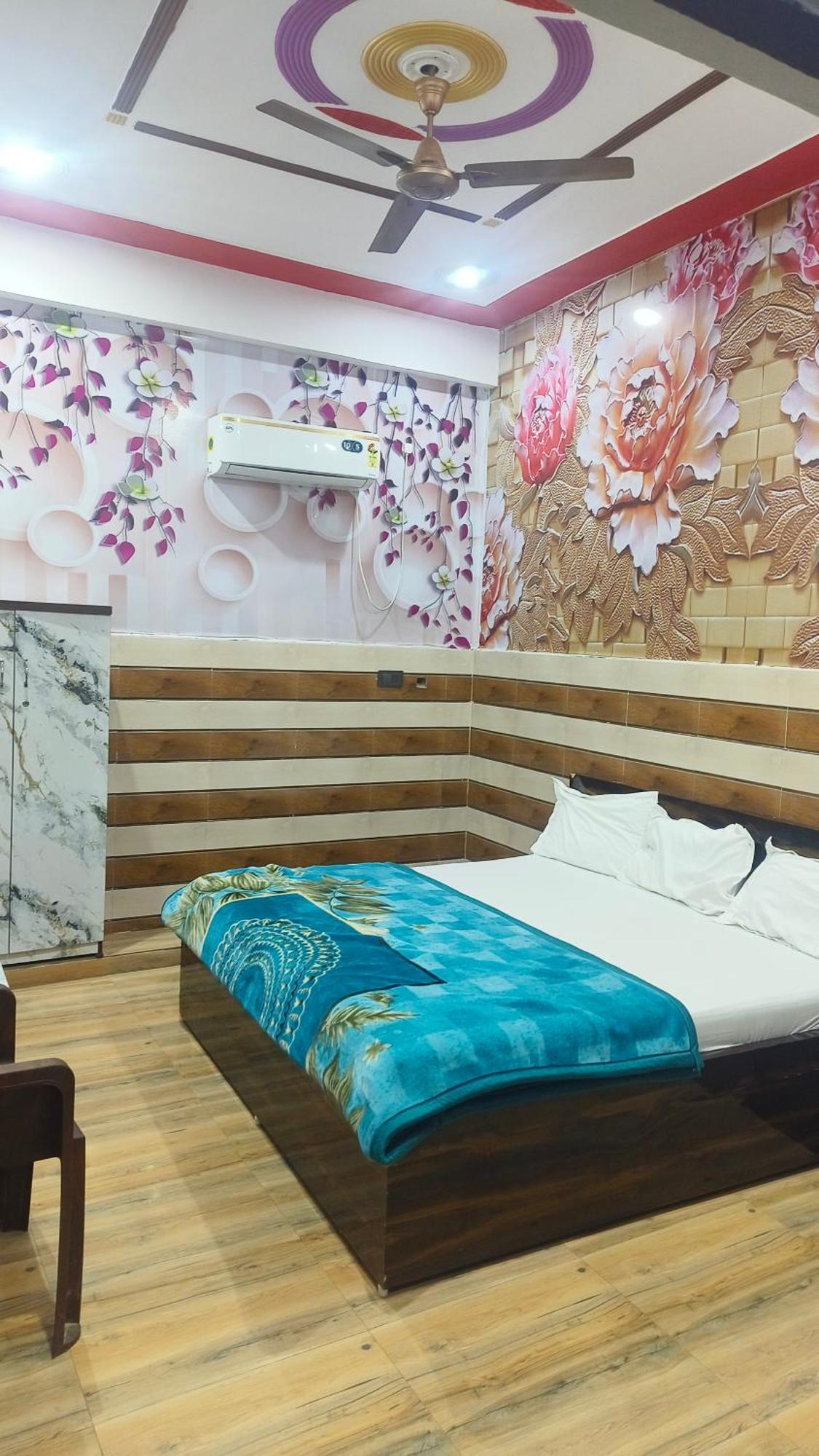K.d.dham-near Prem Mandir Guest house