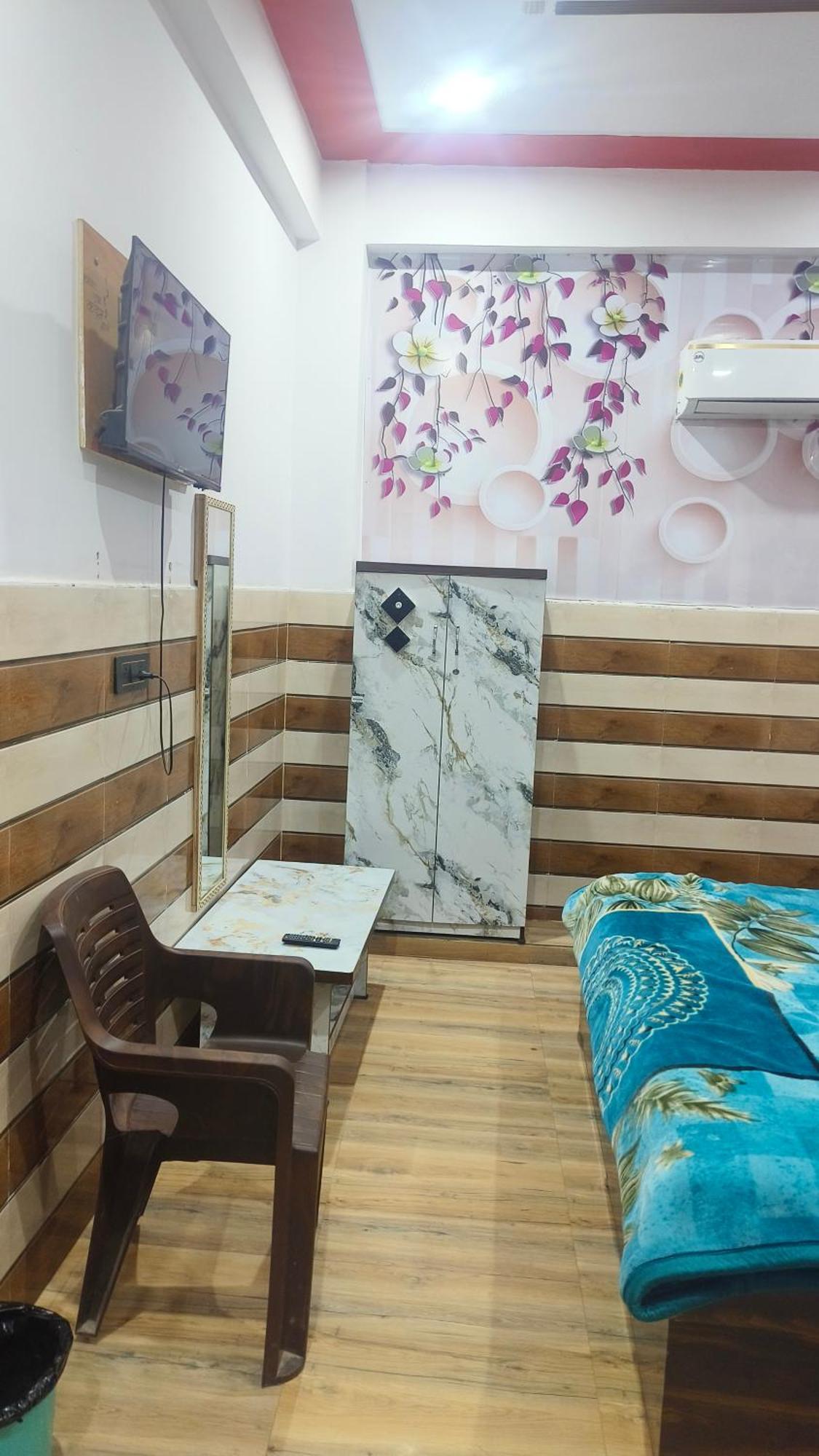 K.d.dham-near Prem Mandir Guest house Vrindavan