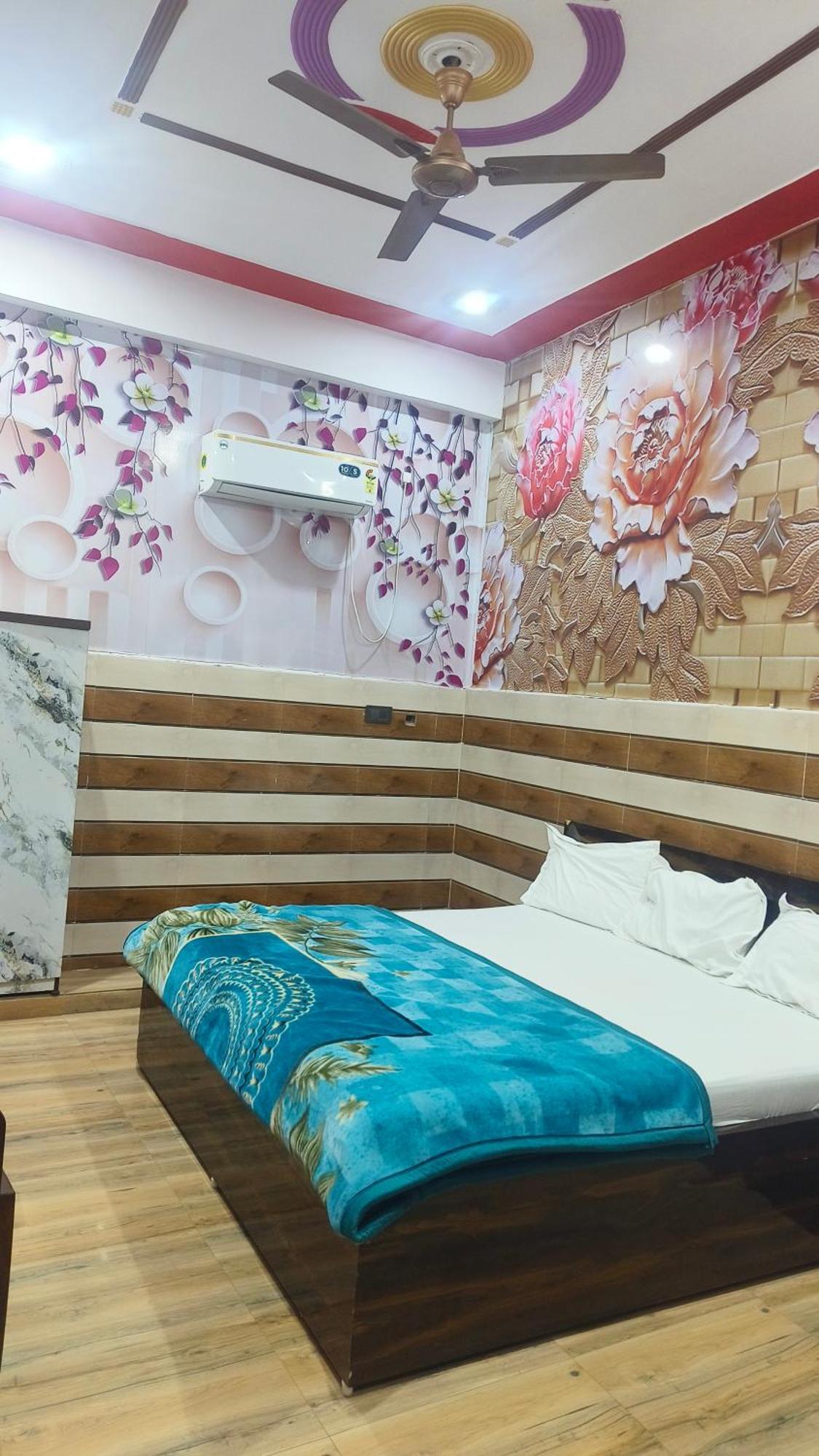 K.d.dham-near Prem Mandir *
