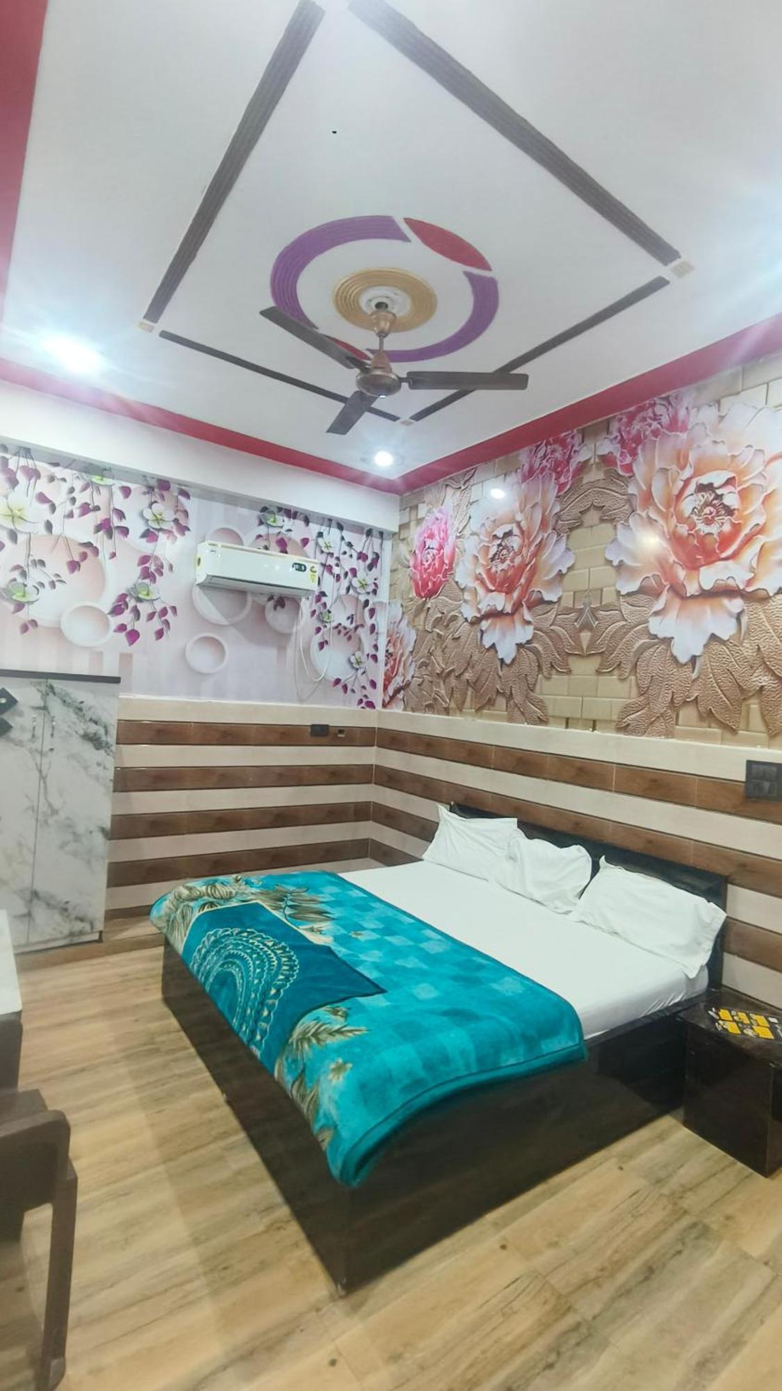 Guest house K.d.dham-near Prem Mandir