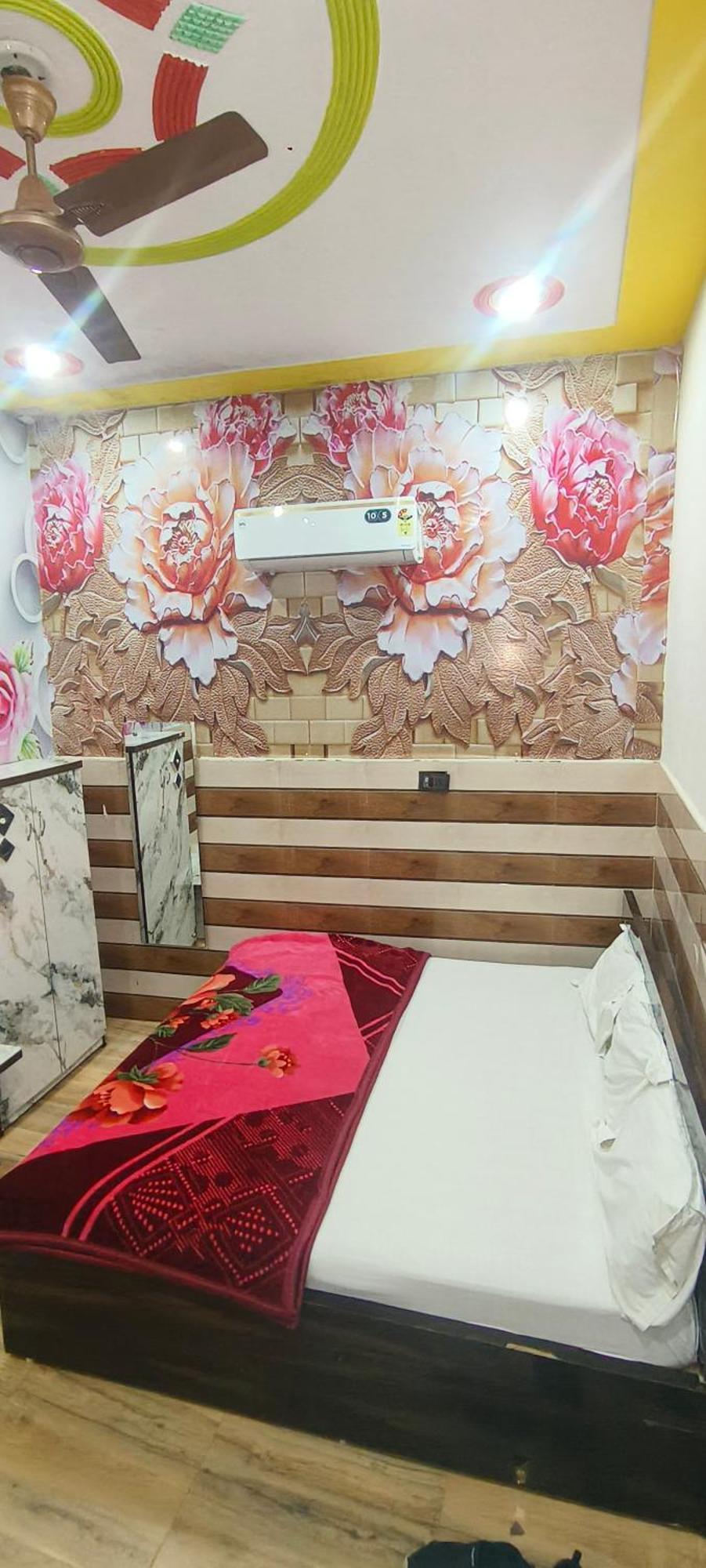 K.d.dham-near Prem Mandir Guest house Vrindavan