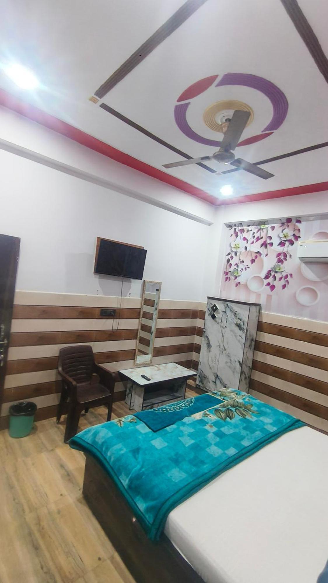 Guest house K.d.dham-near Prem Mandir Vrindavan