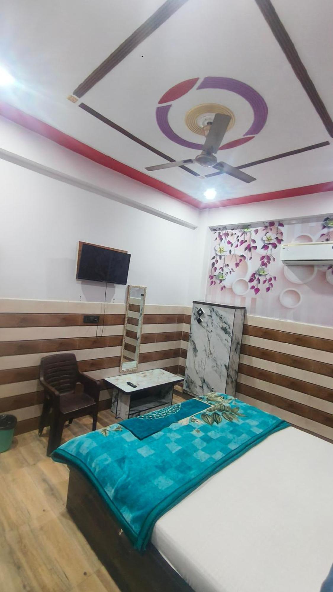 K.d.dham-near Prem Mandir Vrindavan