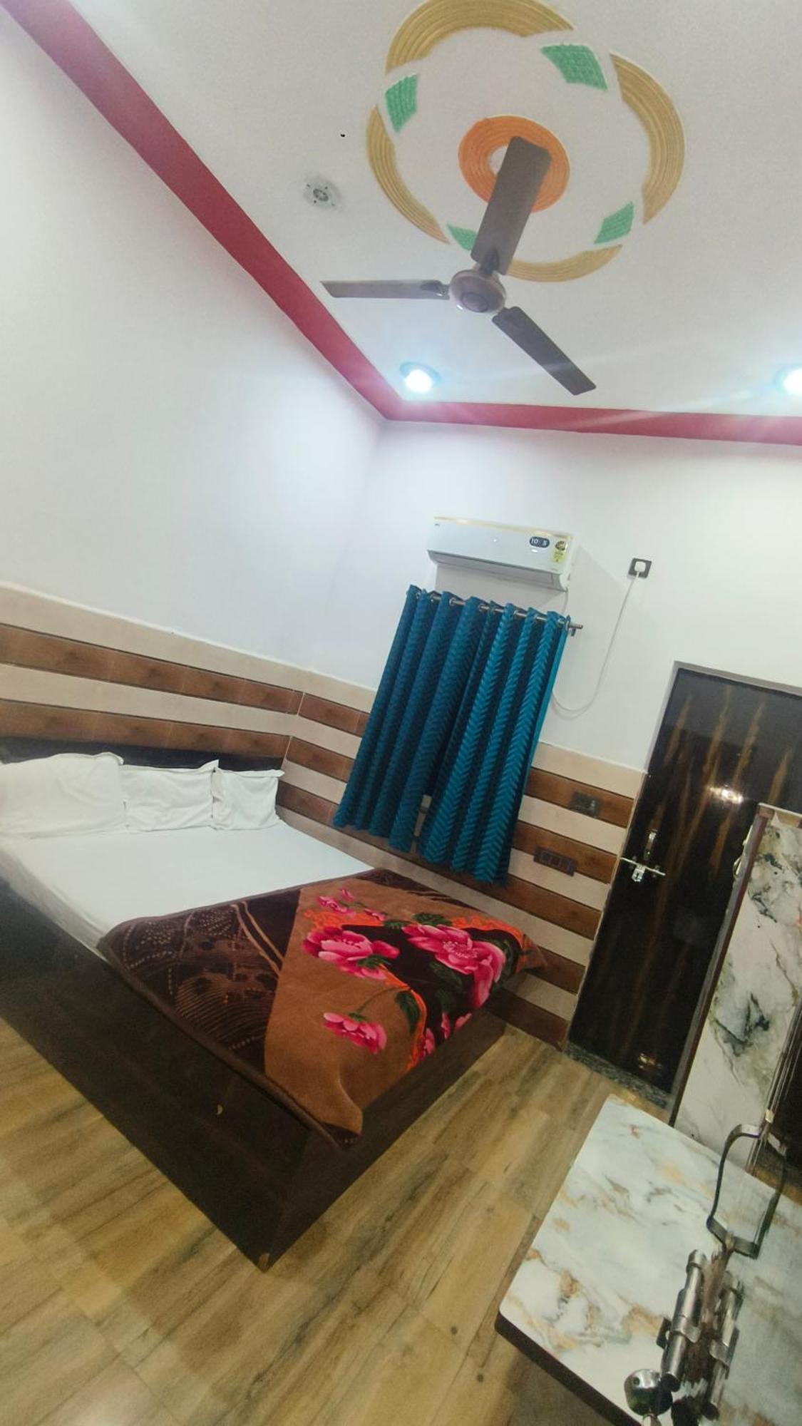 Guest house K.d.dham-near Prem Mandir *