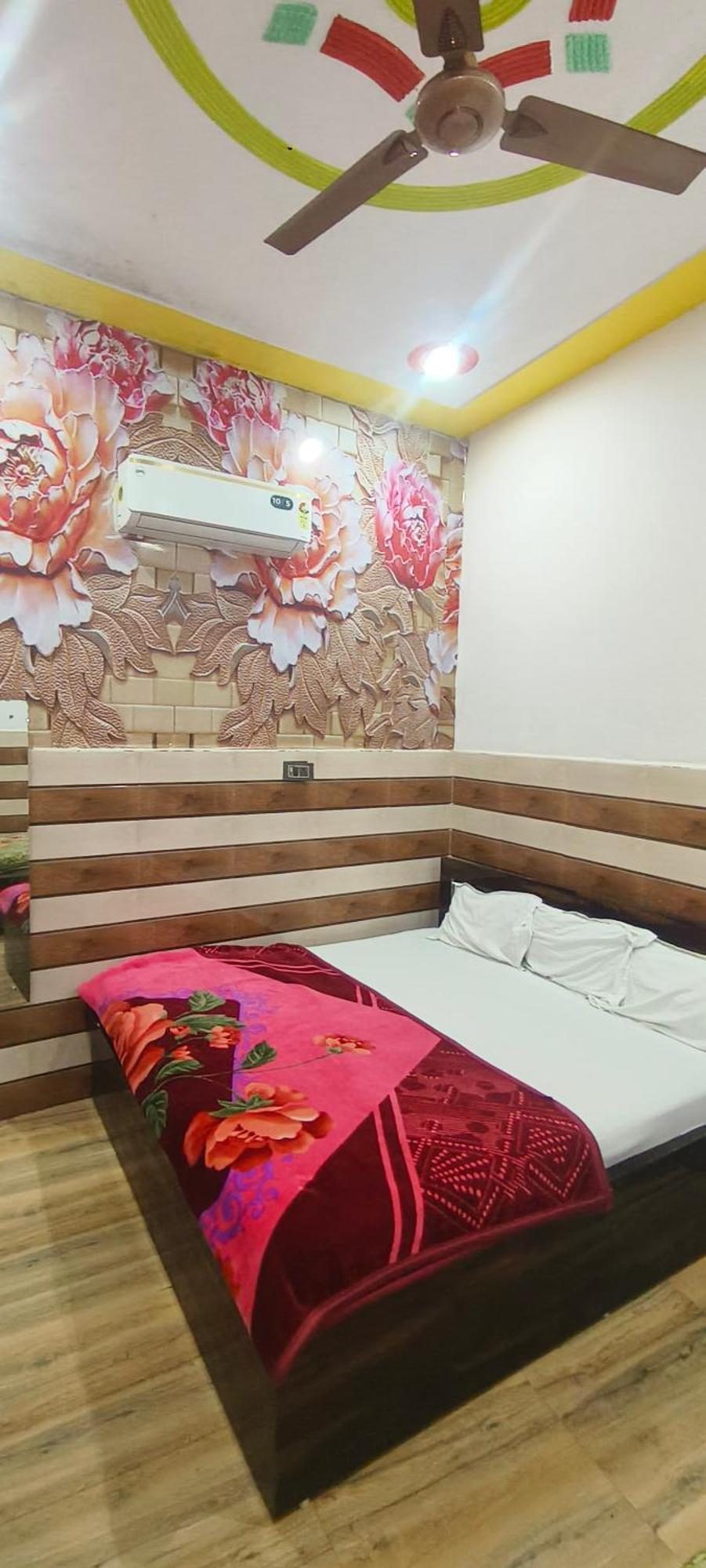 K.d.dham-near Prem Mandir Guest house Vrindavan