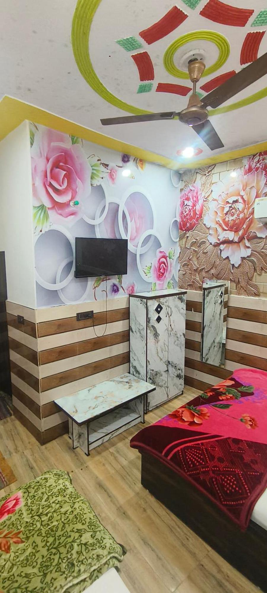 K.d.dham-near Prem Mandir Guest house Vrindavan