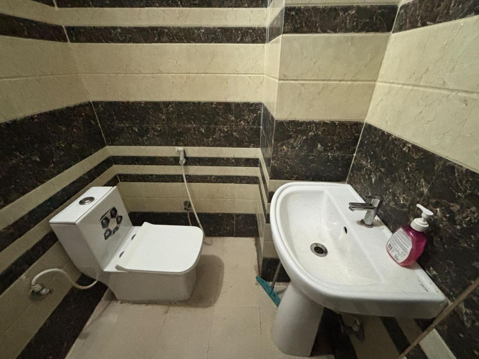 Guest house Radha Madhav Dham *