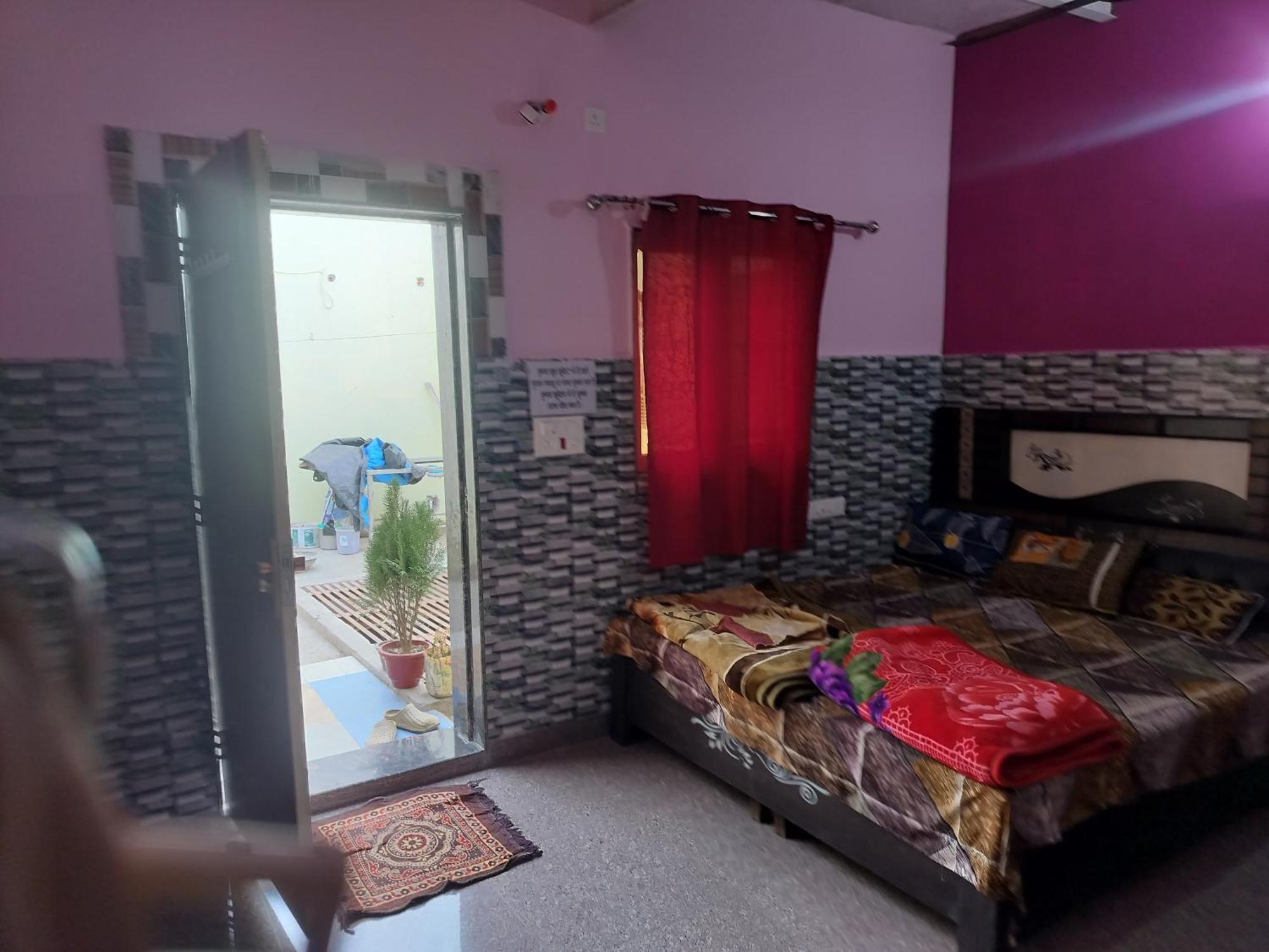 Shri Krishna Kunj Vrindavan