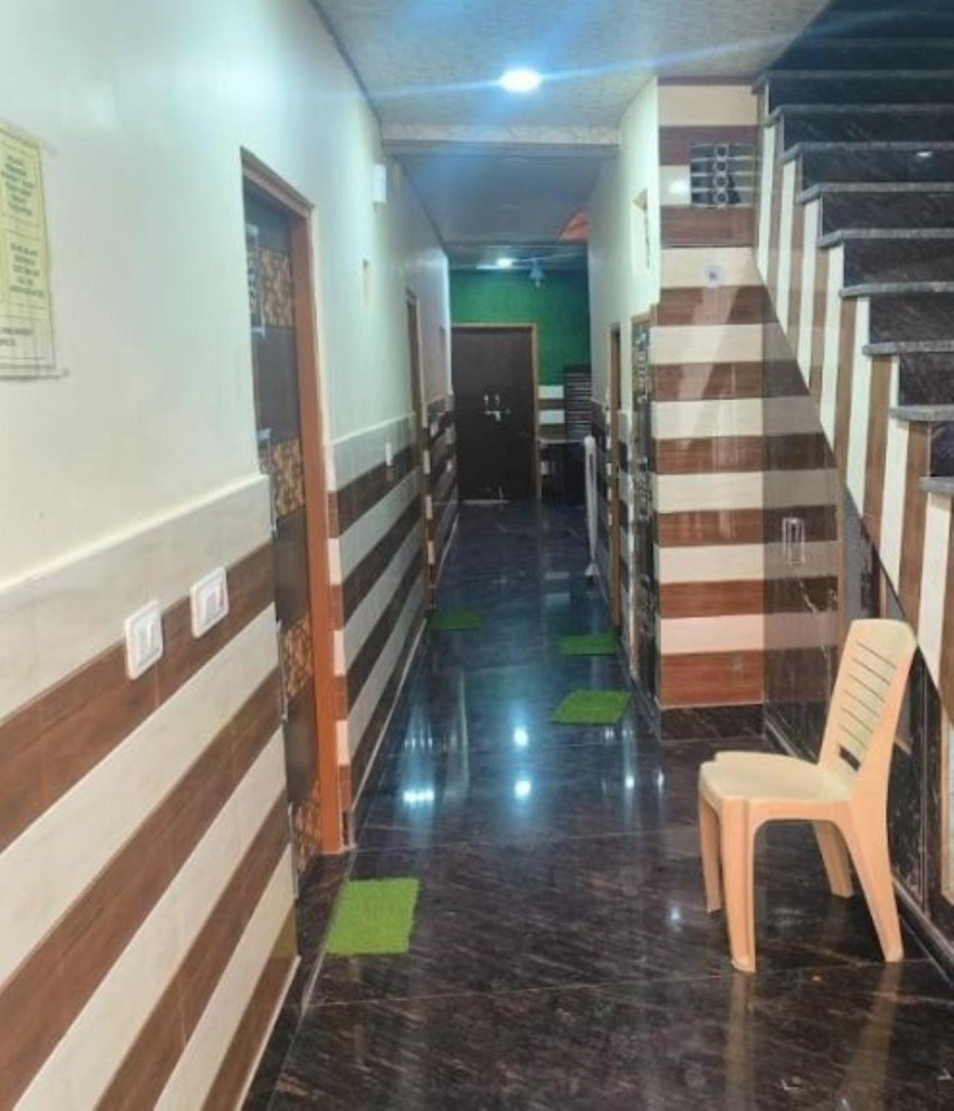 Hotel Grg Balaji Full Air Conditioning *