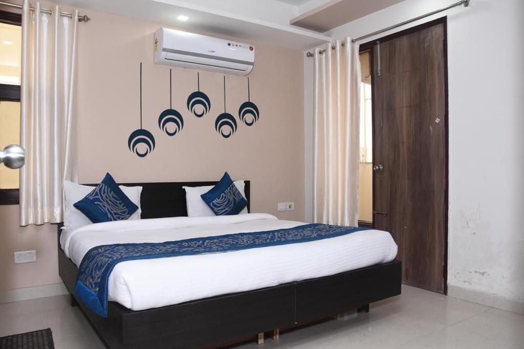 Braj Family Suits 4* Vrindavan