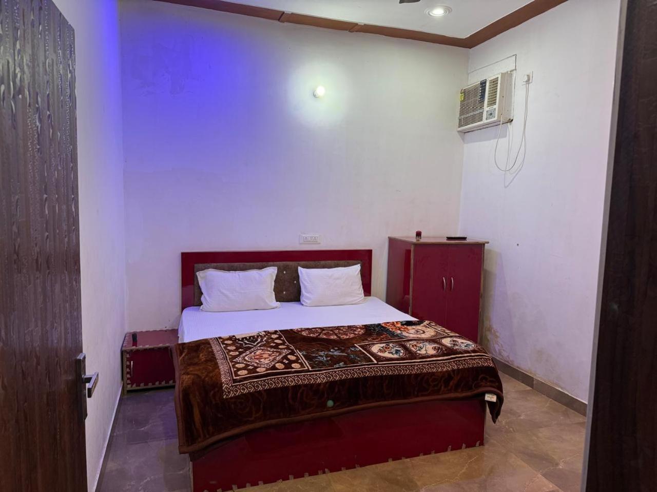 Sharda Palace