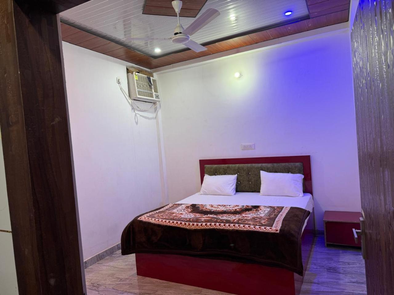 Sharda Palace 4*