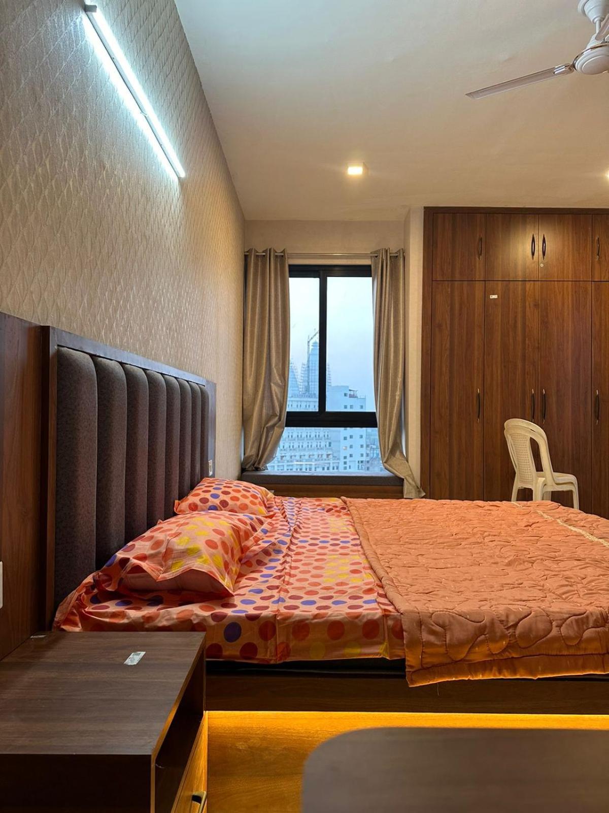 Serenity Skyline Apartment *