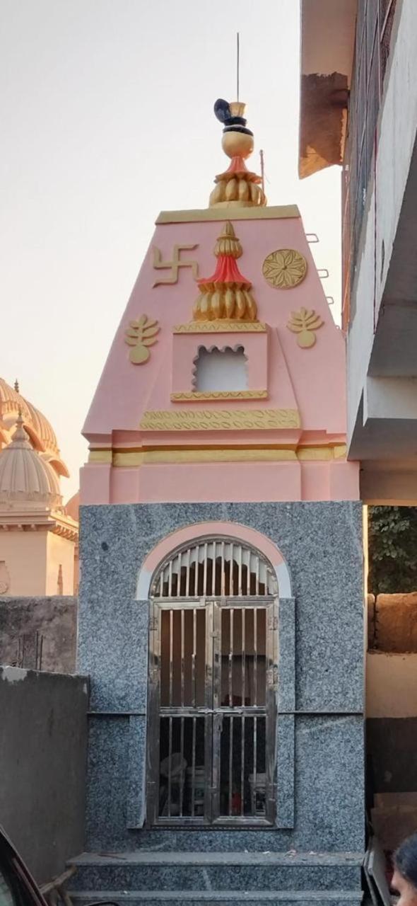 Guest house Radhey Radhey