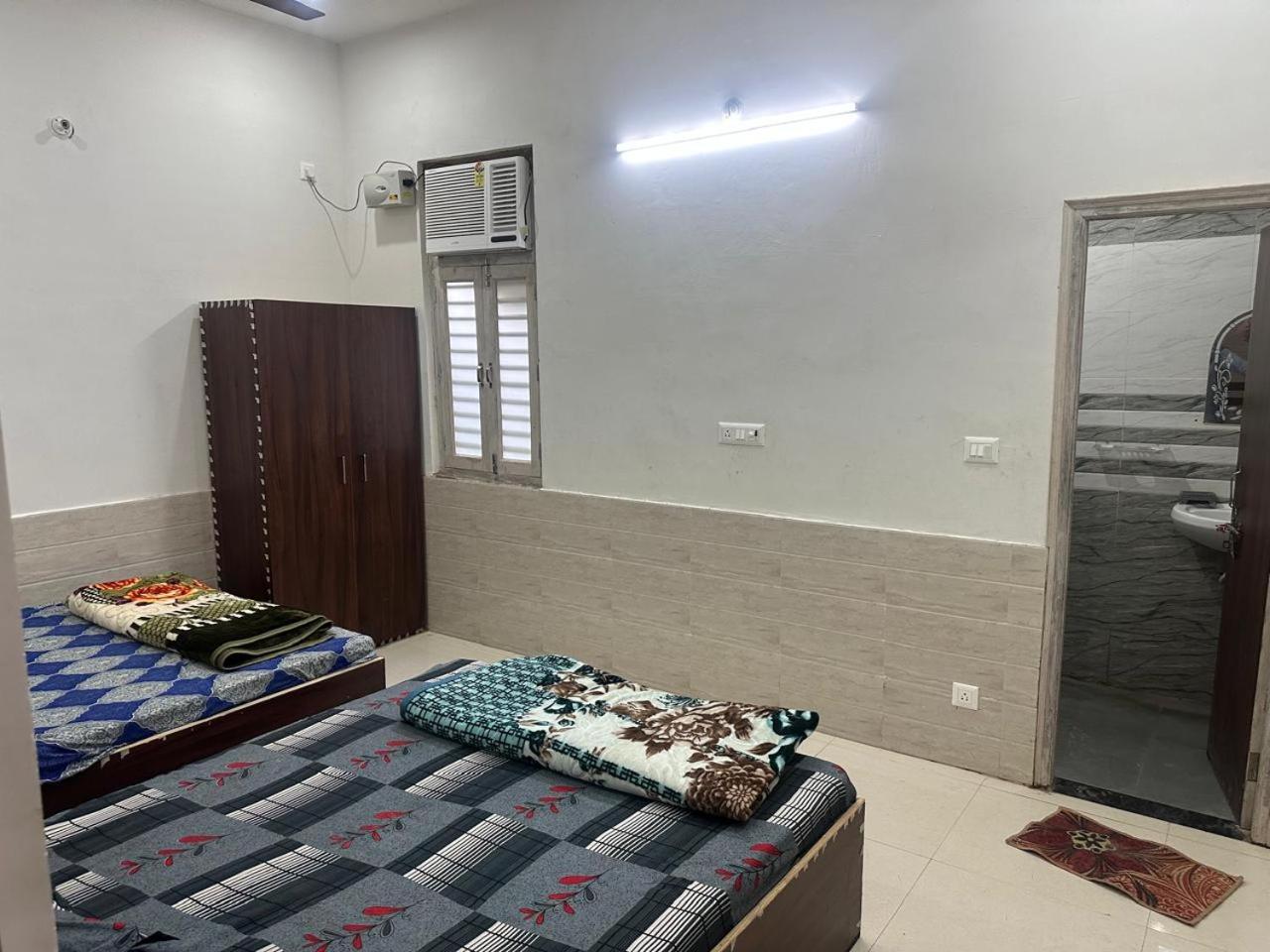Guest house Radhey Radhey Vrindavan