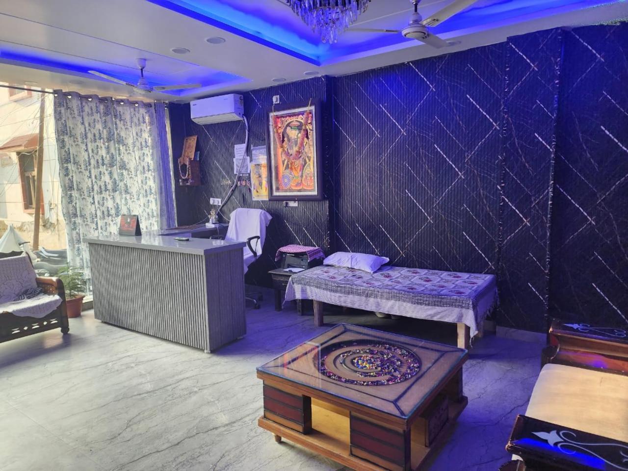Hotel Radhe Radhe Dhaam Vrindavan