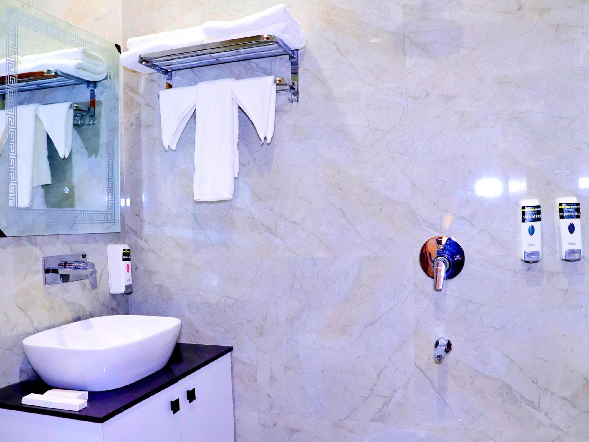 Hotel Tulsi Grand Vrindavan