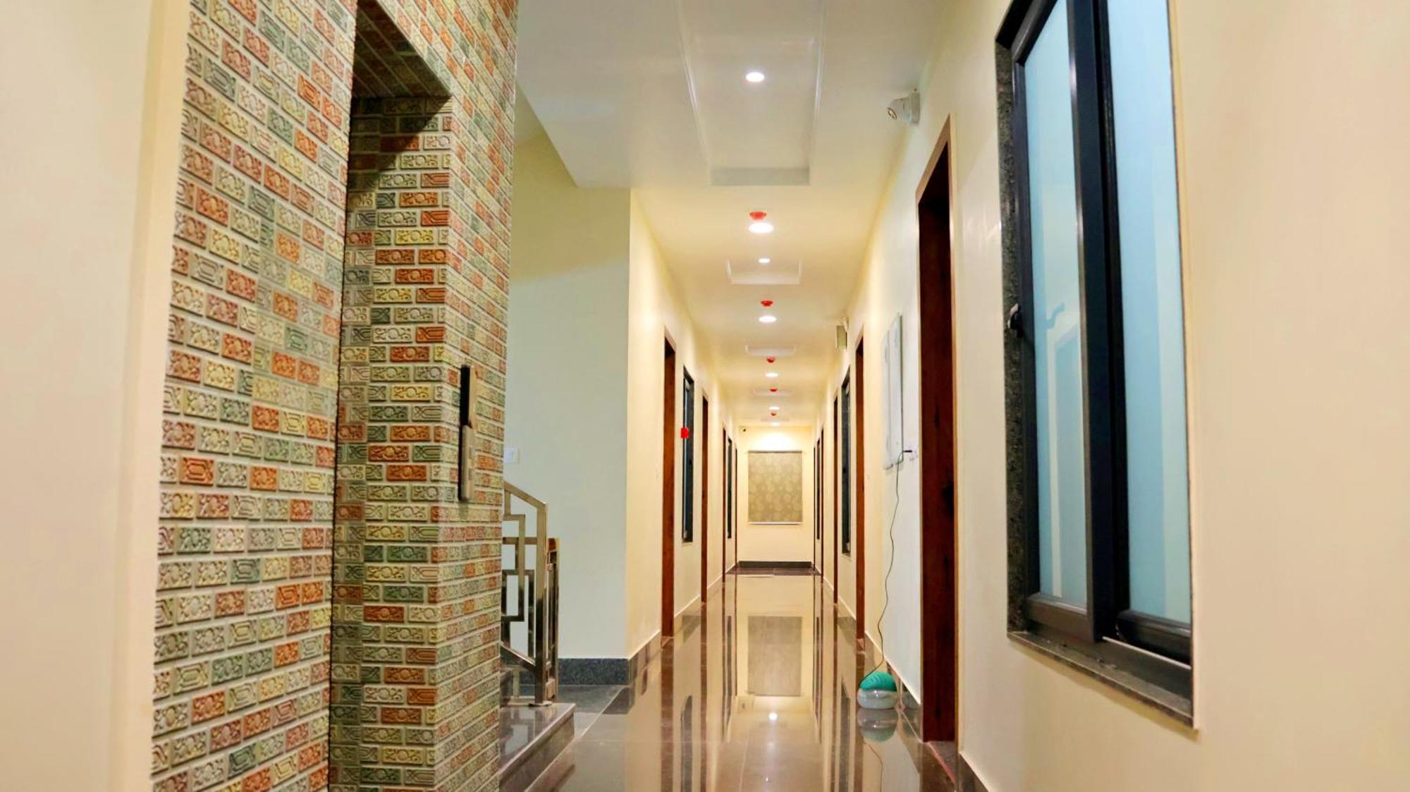 Hotel Tulsi Grand