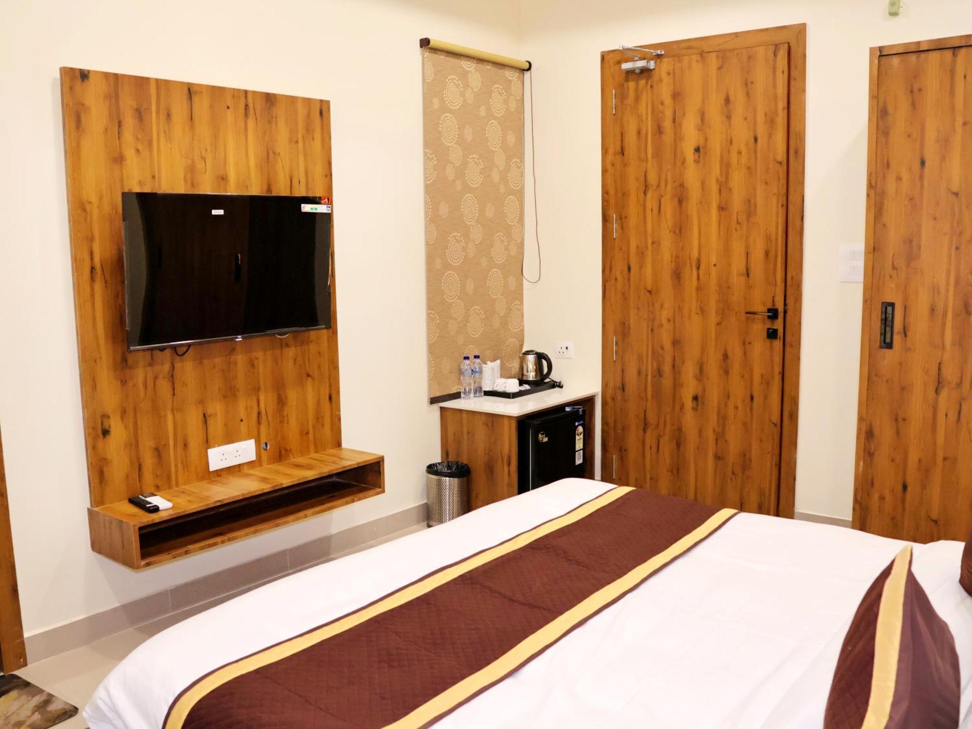 Hotel Tulsi Grand *