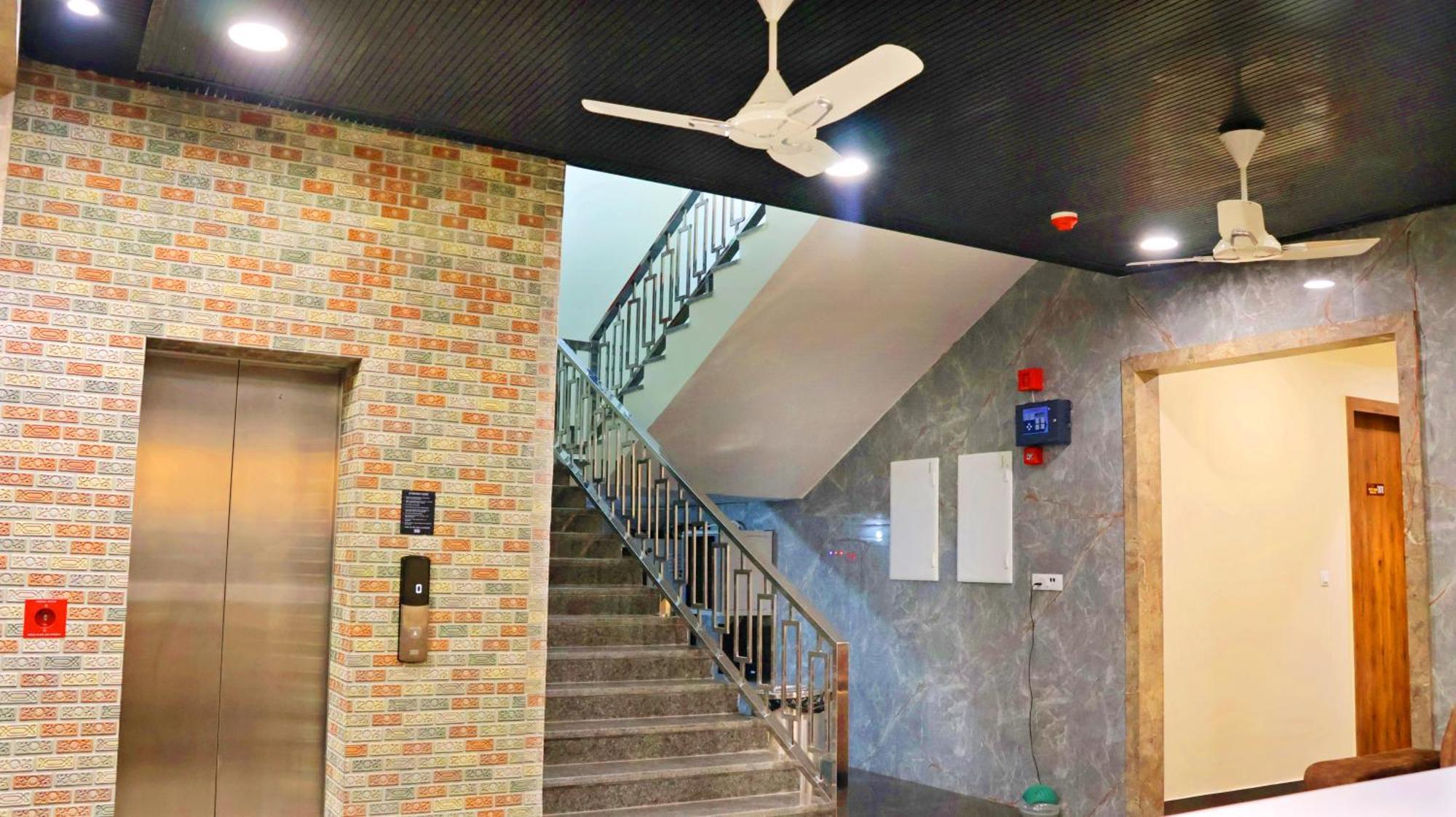Hotel Tulsi Grand Vrindavan