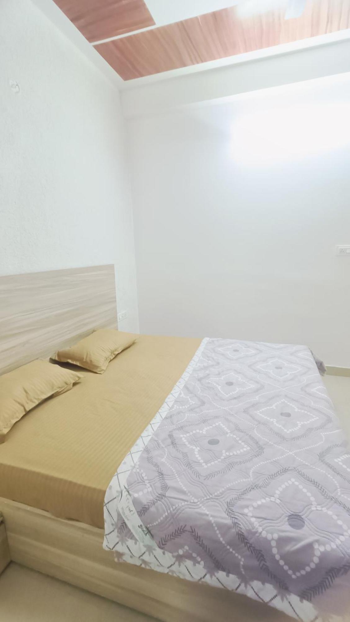 Radha Spiritual Apartment *
