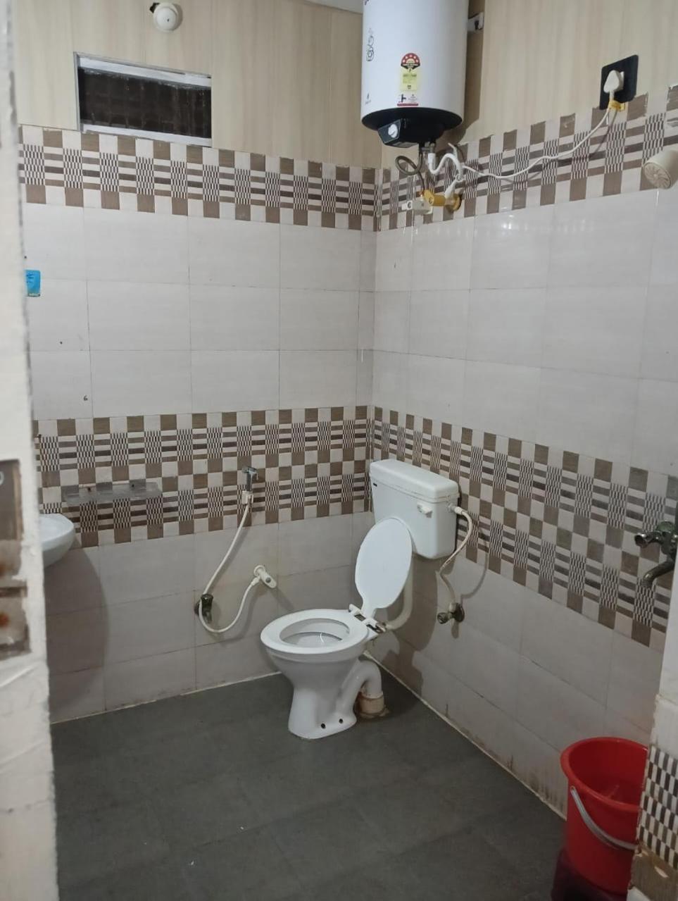 Hotel Radhe Radhe Dhaam