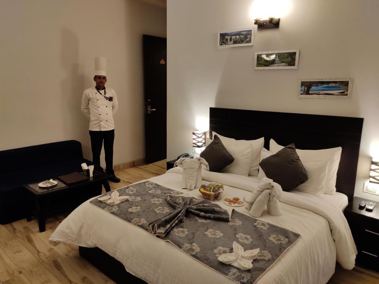 Hotel Anand Citrine & 2*