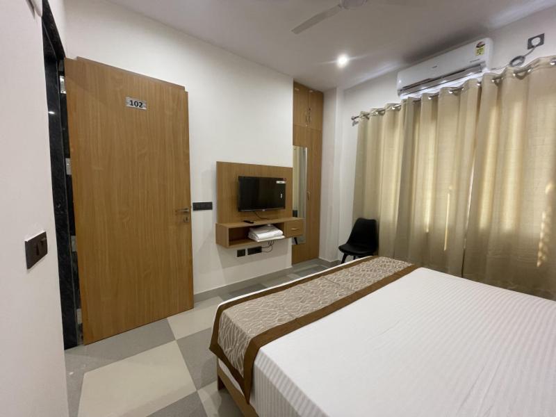 Srijan Hotel