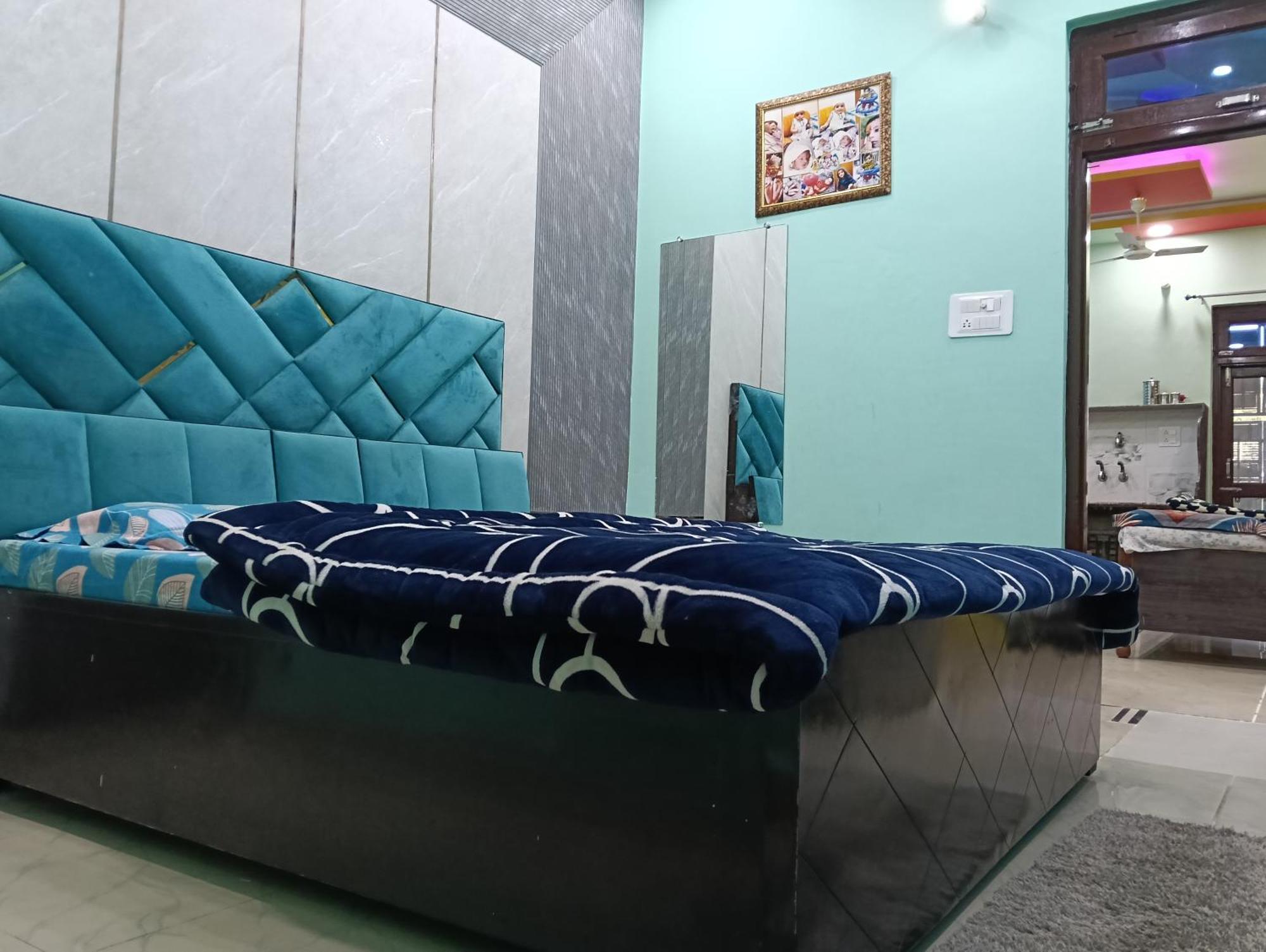 Priyamvada Family Guest house Vrindavan