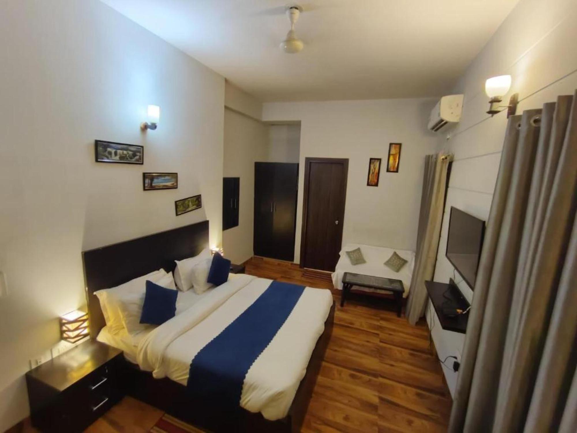 Hotel Dreams And