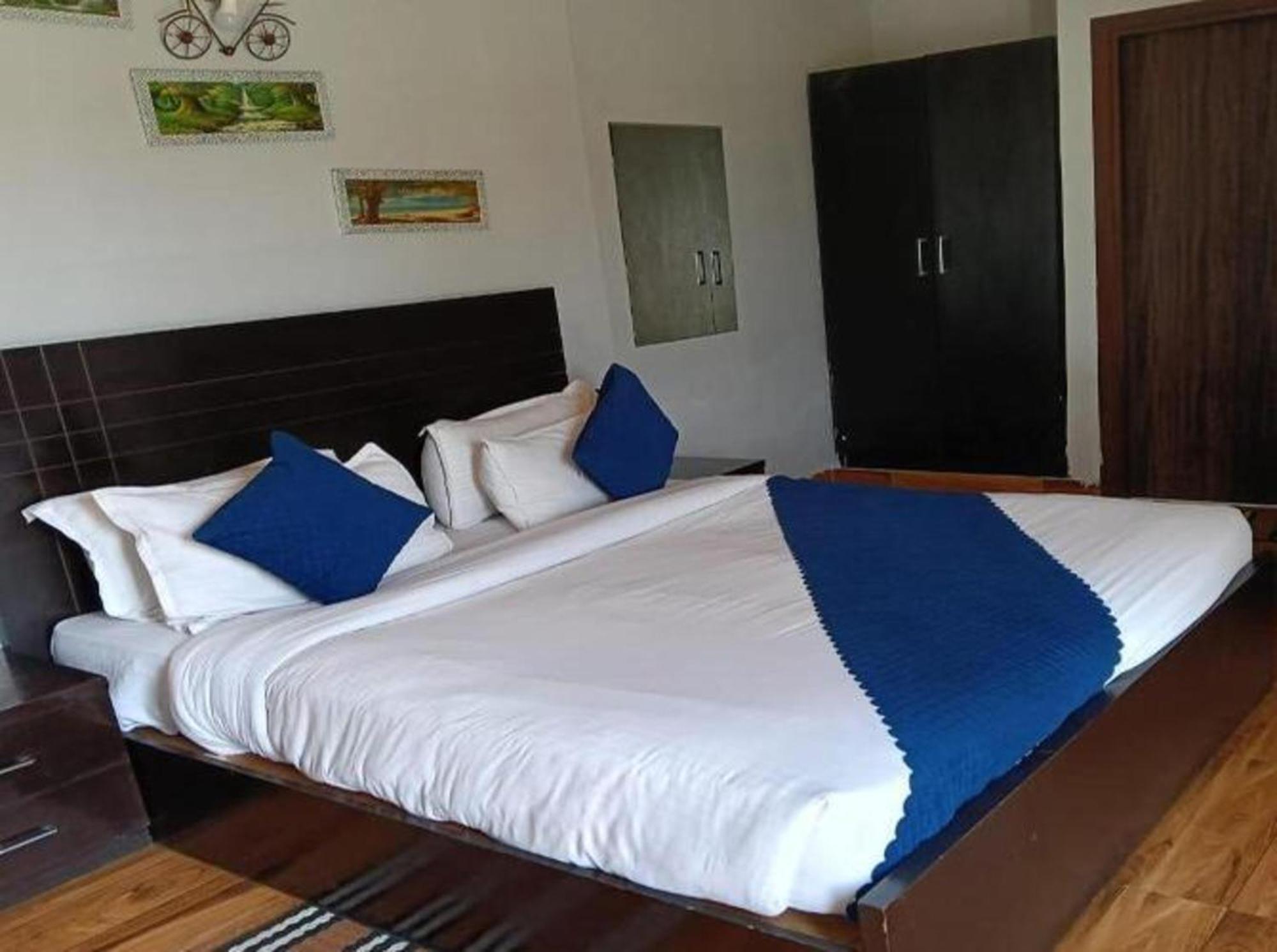Dreams And Hotel Vrindavan