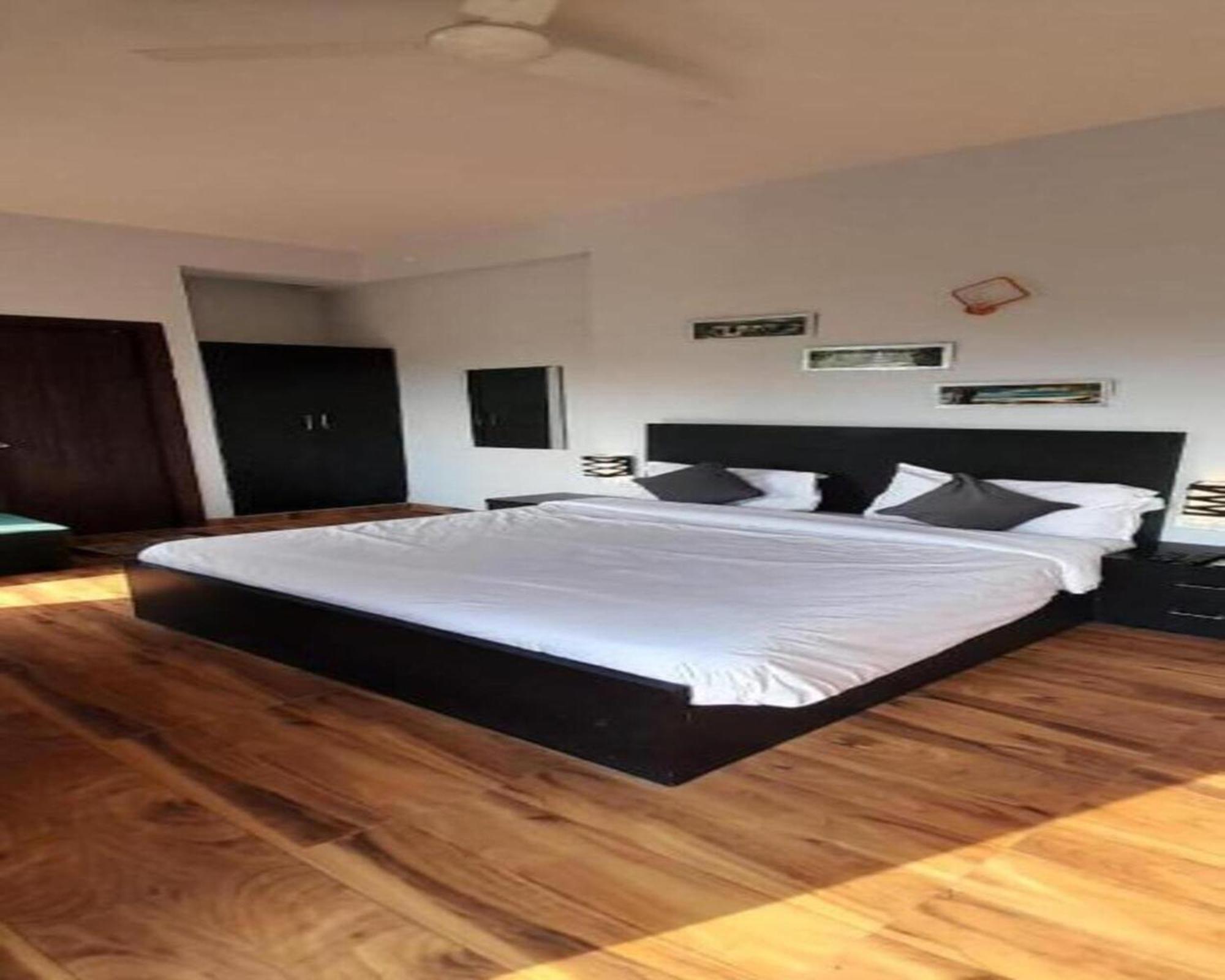 Hotel Dreams And Vrindavan