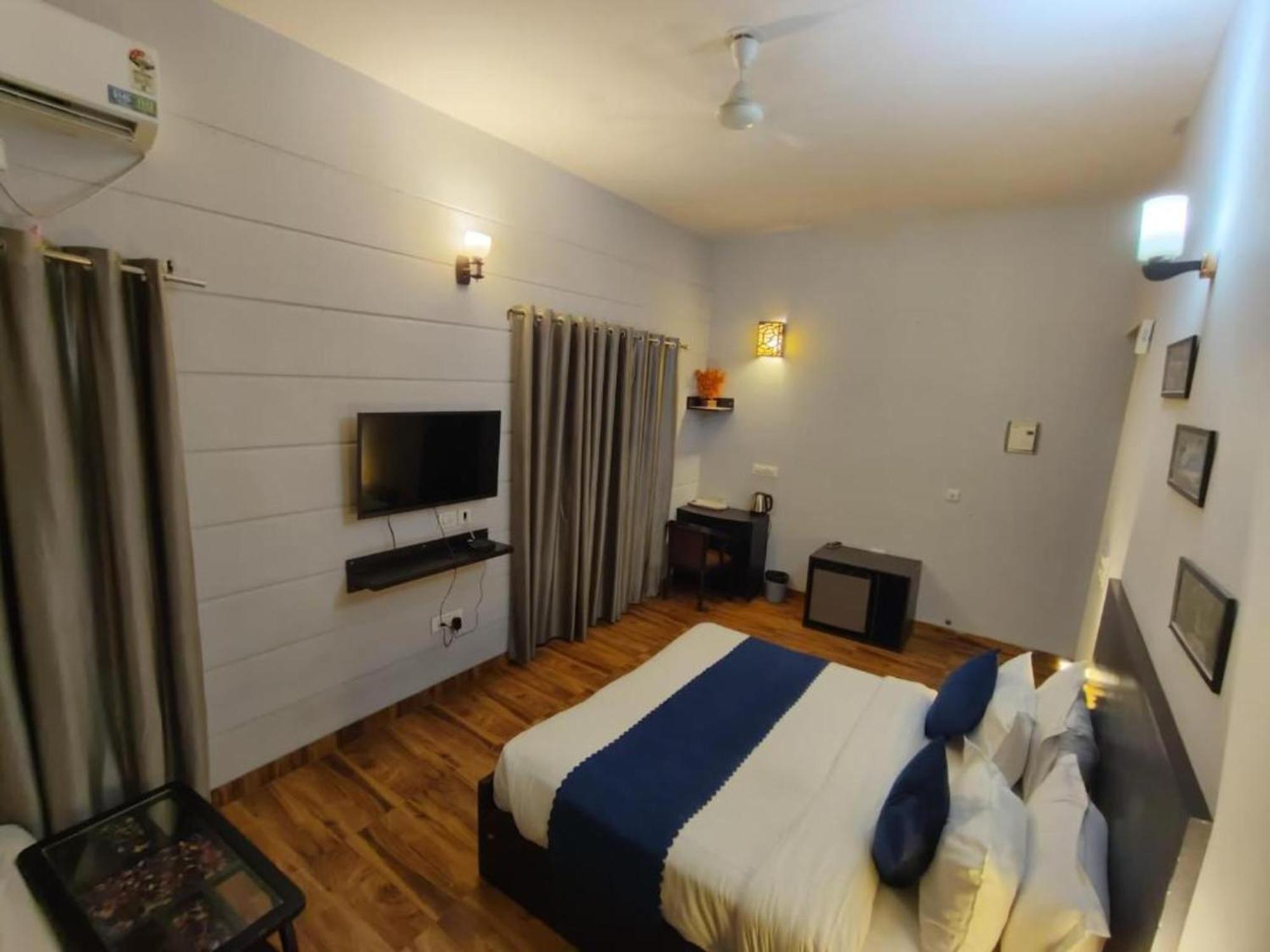 Dreams And Hotel Vrindavan
