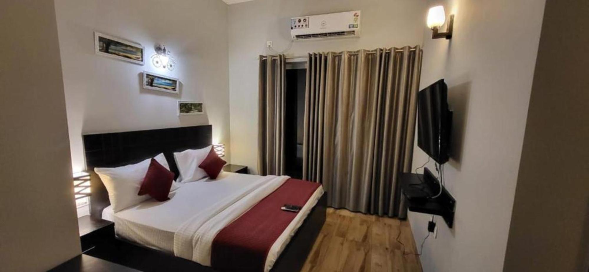 Hotel Dreams And