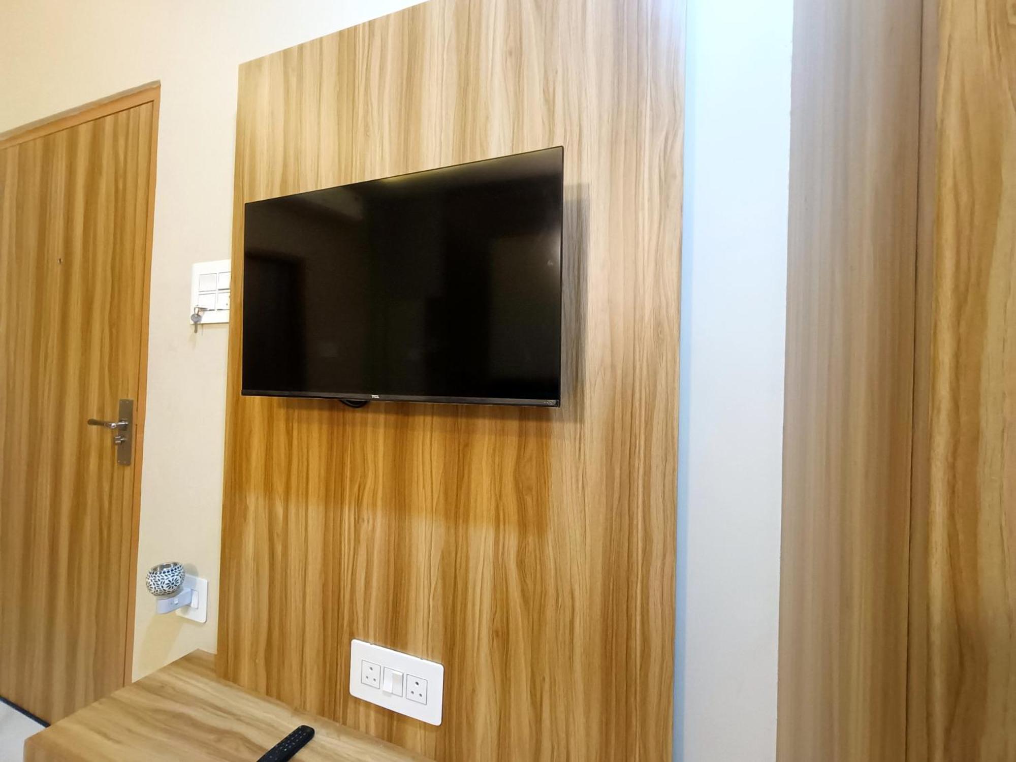 Hotel Shree Niddhivan ! Fully Ac, Nearby Prem Mandir & Isckon Temple - 500 Meters Away Only, Close To Main Attractions, Premium Rooms!