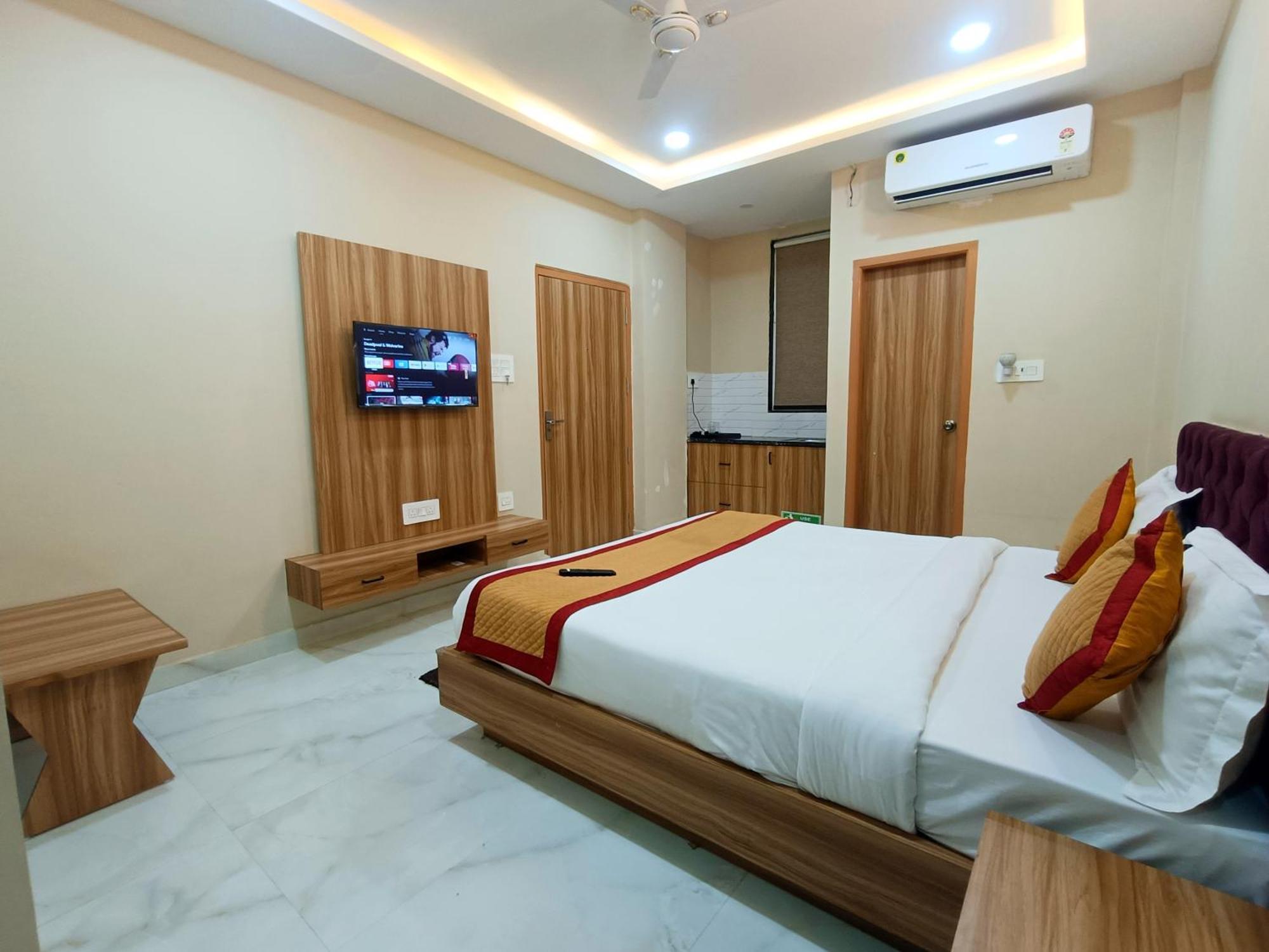 Hotel Shree Niddhivan ! Fully Ac, Nearby Prem Mandir & Isckon Temple - 500 Meters Away Only, Close To Main Attractions, Premium Rooms! 4*