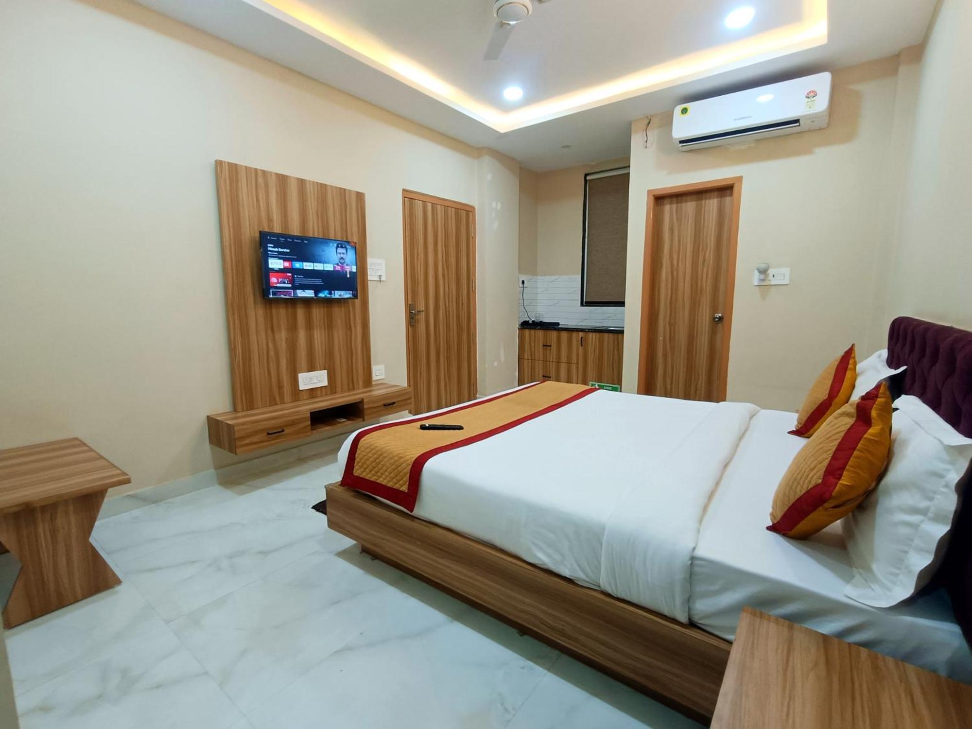 Hotel Shree Niddhivan ! Fully Ac, Nearby Prem Mandir & Isckon Temple - 500 Meters Away Only, Close To Main Attractions, Premium Rooms!