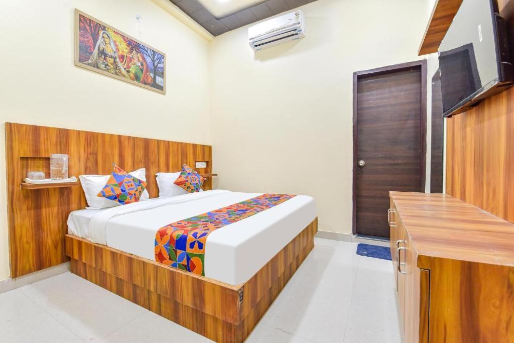 Hotel Premium Residency Fully Air Condition With Free Wifi Luxury Rated & Selling In 3*