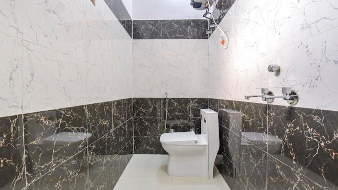 Premium Residency Fully Air Condition With Free Wifi Luxury Rated & Selling In 3*