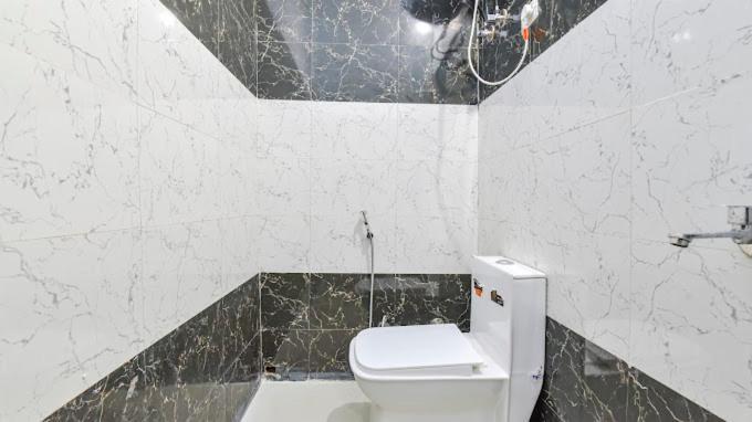 Premium Residency Fully Air Condition With Free Wifi Luxury Rated & Selling In Hotel