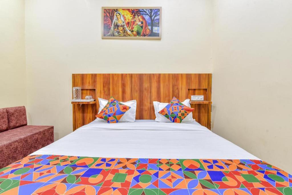 Hotel Premium Residency Fully Air Condition With Free Wifi Luxury Rated & Selling In Vrindavan