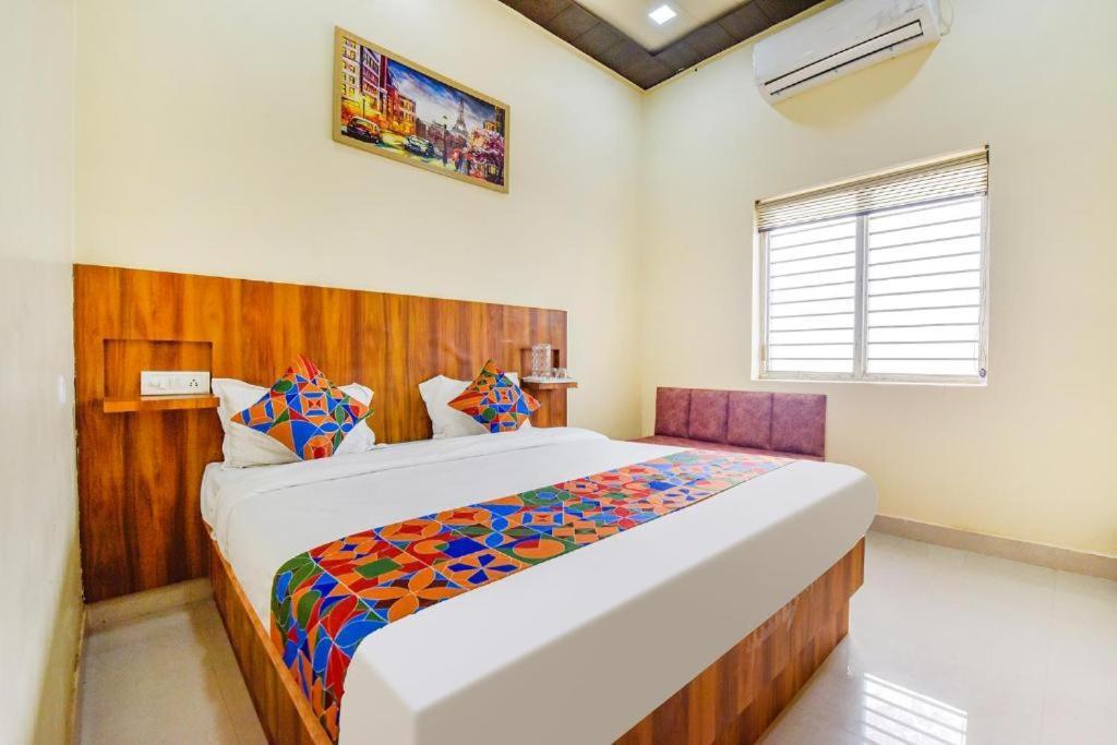 Premium Residency Fully Air Condition With Free Wifi Luxury Rated & Selling In 3*