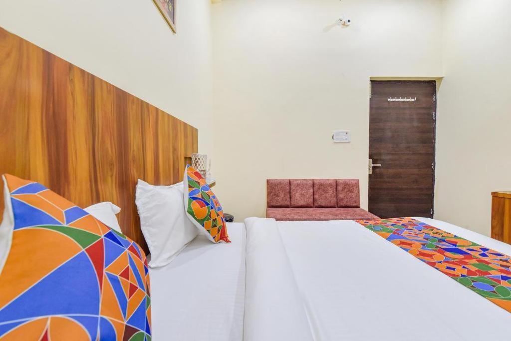 Premium Residency Fully Air Condition With Free Wifi Luxury Rated & Selling In