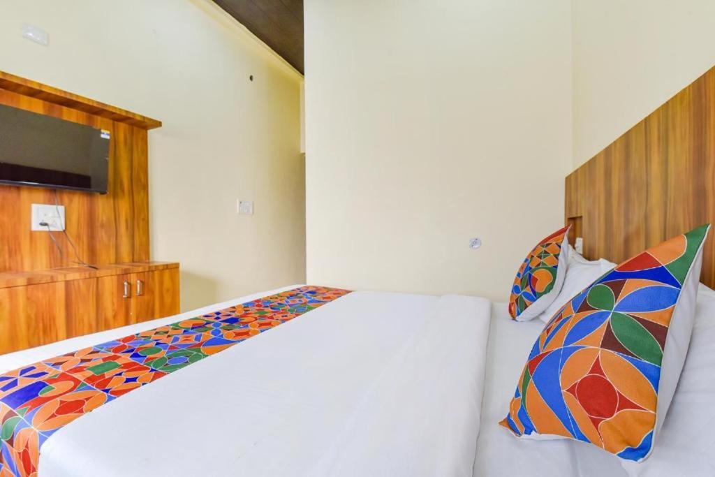 Hotel Premium Residency Fully Air Condition With Free Wifi Luxury Rated & Selling In 3*