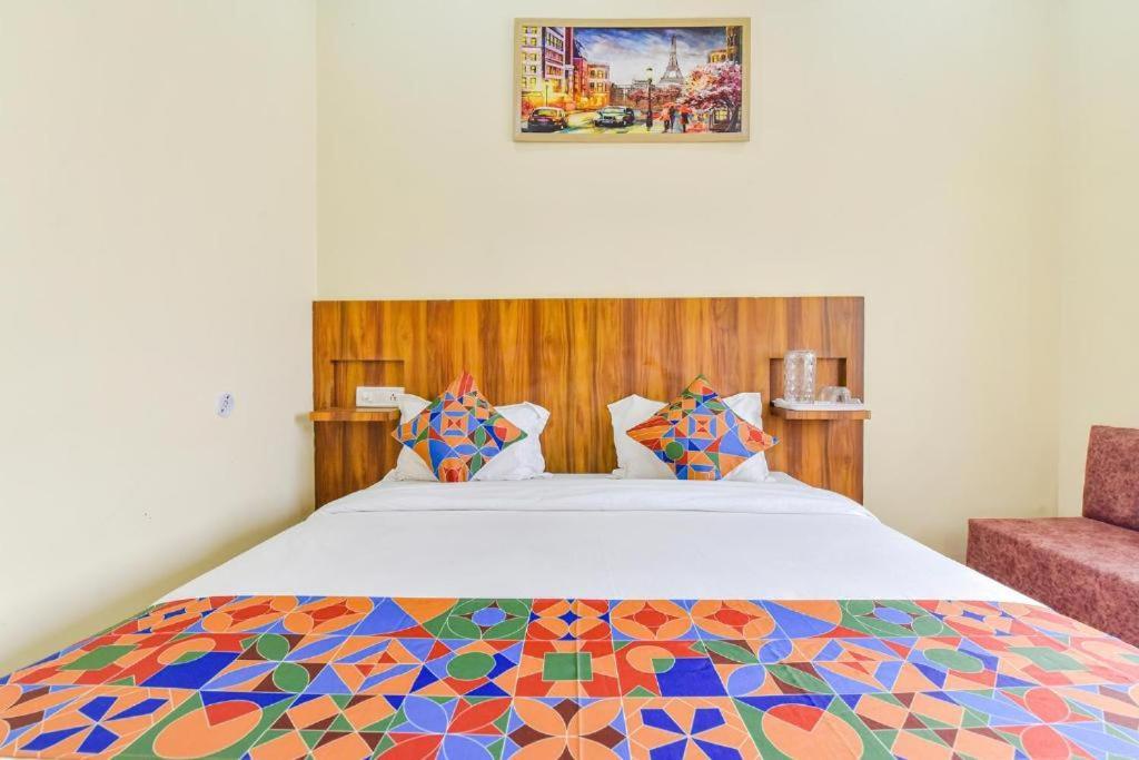 Premium Residency Fully Air Condition With Free Wifi Luxury Rated & Selling In 3* Vrindavan