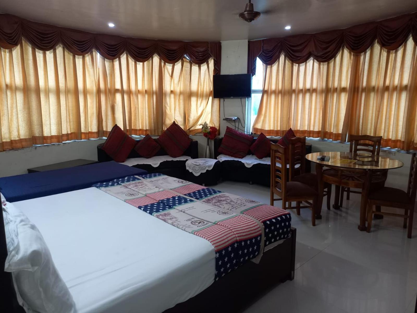 Hotel Vrinda 3*